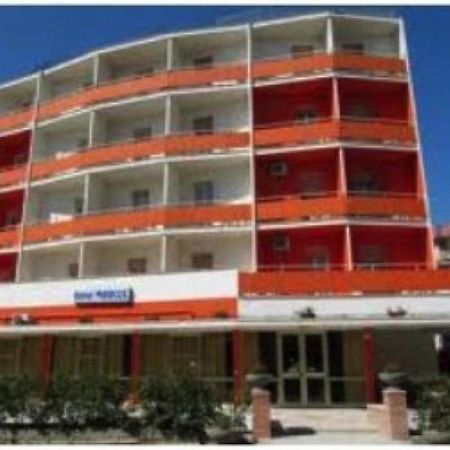 Hotel Marcus Чезенатико Екстериор снимка