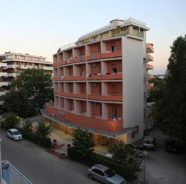 Hotel Marcus Чезенатико Екстериор снимка